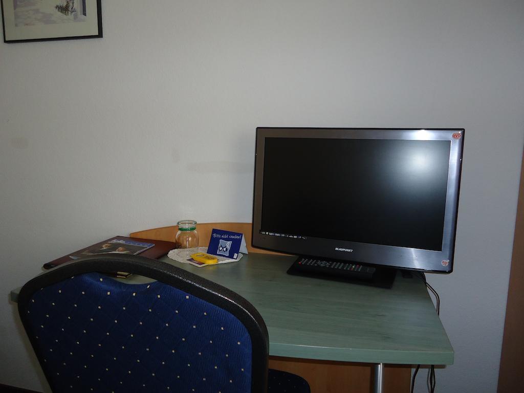 Hotel Central Oberursel Bagian luar foto
