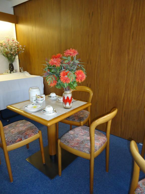 Hotel Central Oberursel Bagian luar foto