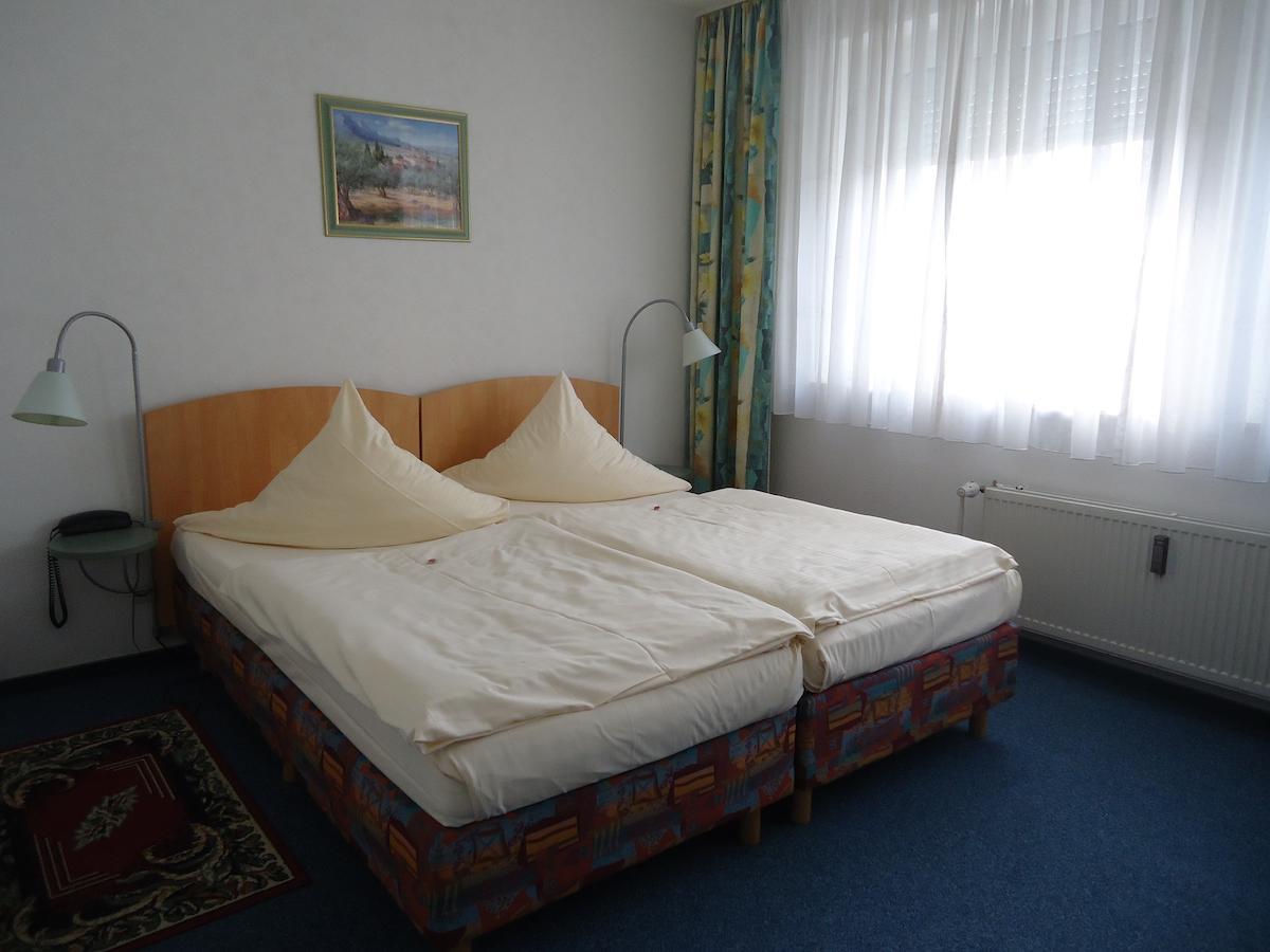 Hotel Central Oberursel Ruang foto